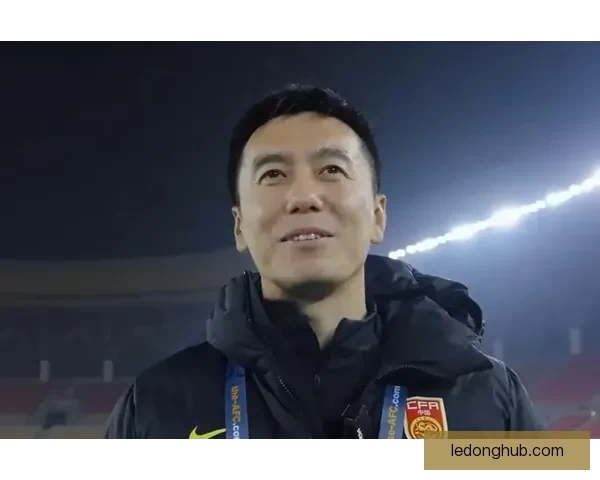 38岁助教锁喉16岁新星 国少溃败后爆发冲突一路追骂推搡引发关注