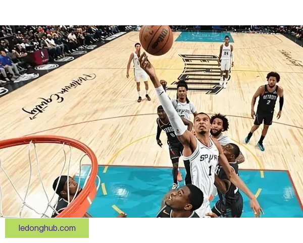 文班亚马冲击MVP三名记者集体选亚历山大最后两周悬念犹存